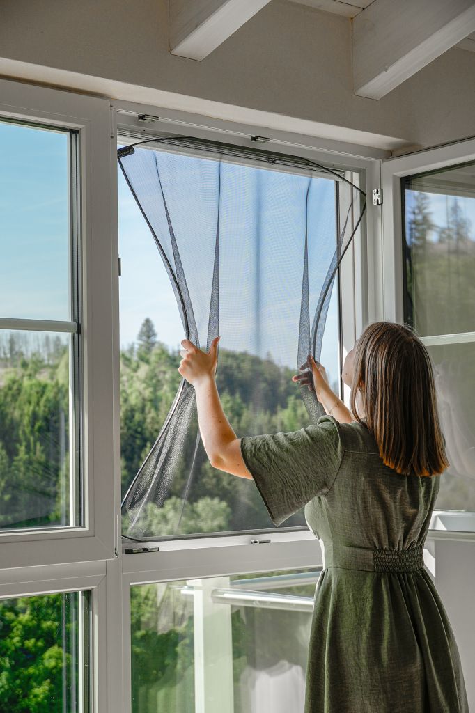 https://www.removo.fr/wp-content/uploads/2026/05/Moustiquaire_pour_fenetre_fixe_FLEXSCREEN.jpg